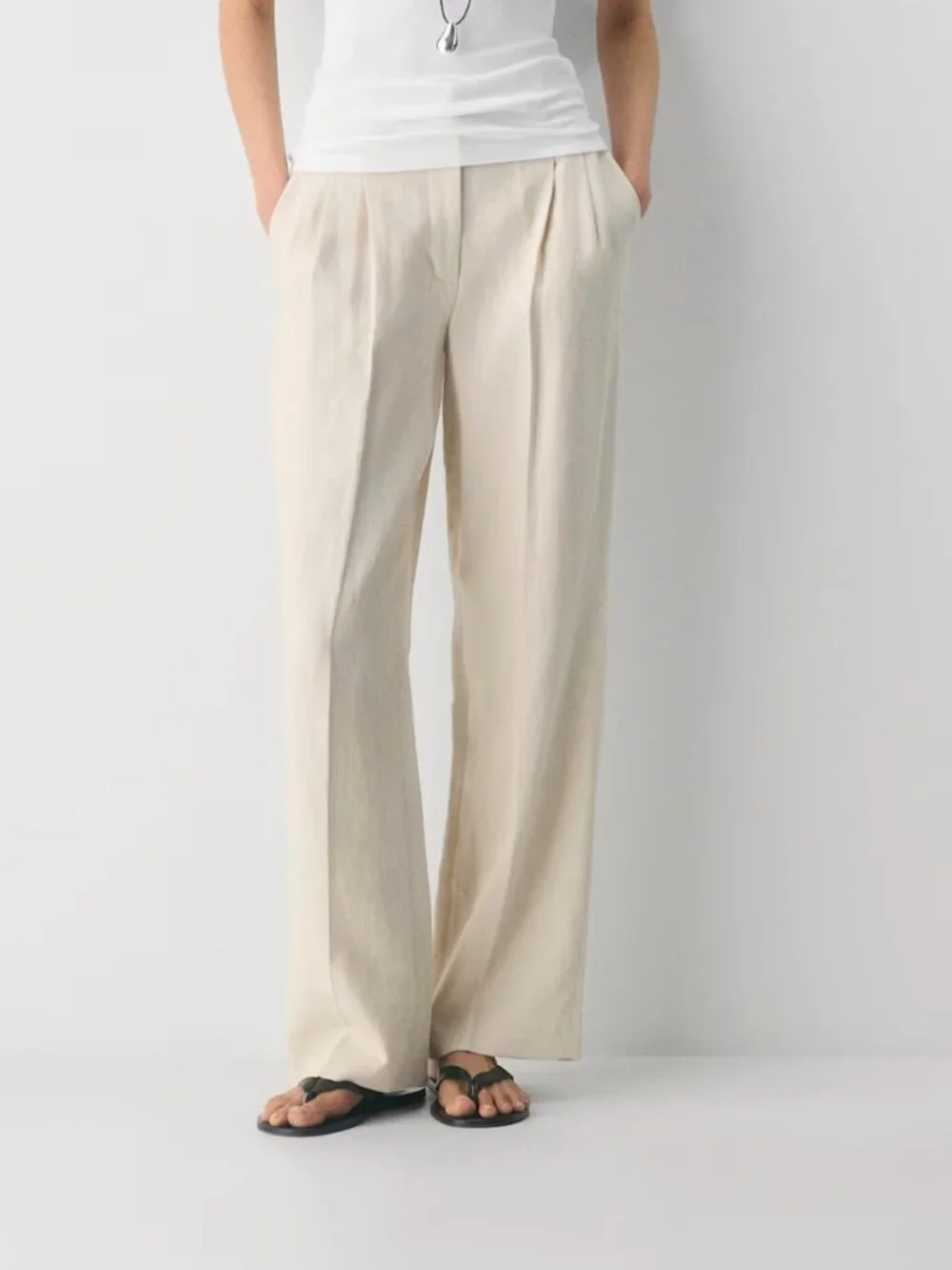 NWT Aritzia - Effortless Pant - Power Linen - Size 8 Cool Beige